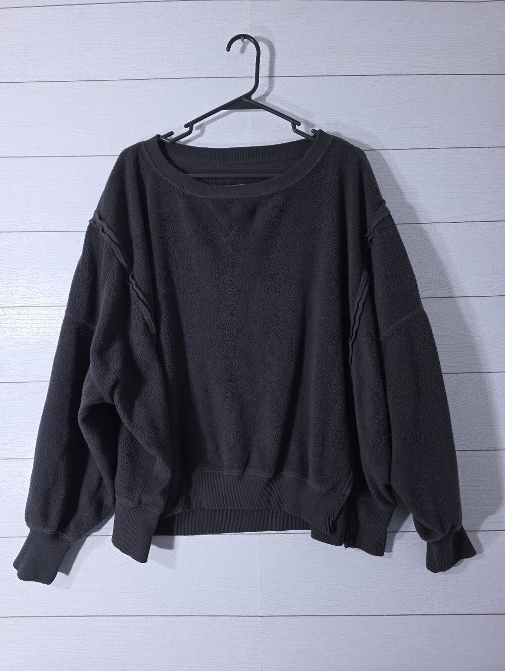 American Eagle This Feels Seriously Huggable Oversized Crewneck Sweatshirt Small